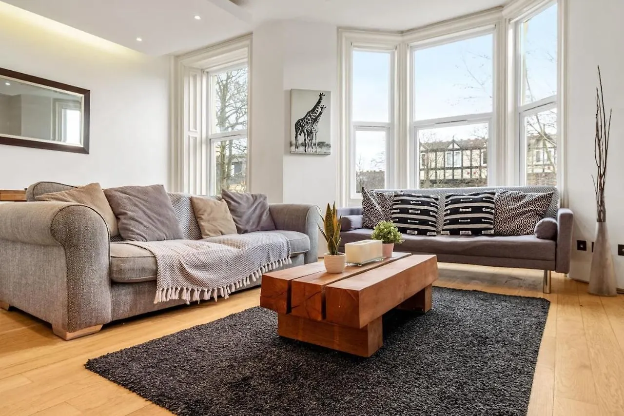 Luxury 2Bed Apartment In Jesmond With Parking!